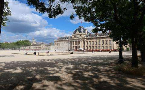 Live in Paris During the May Bank Holidays Around Hôtel Motte Picquet