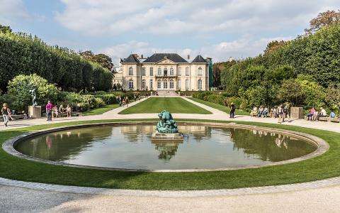 Try a romantic museum for Valentine's Day