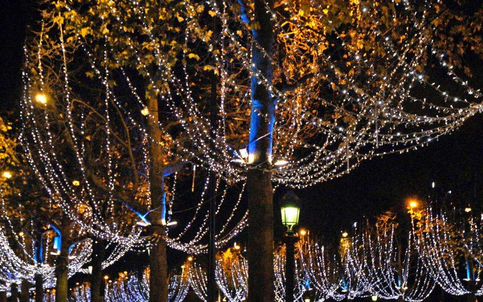 How To Spend The Best Christmas In Paris