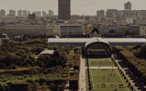 A stroll through the Champ de Mars