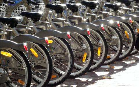Get a different perspective on Paris by bike