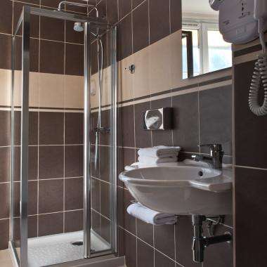 Hôtel La Motte Picquet - Bathroom